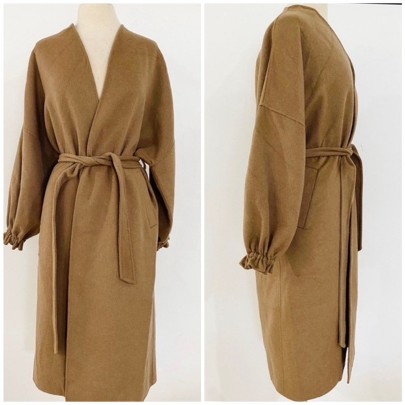 Zara wool blend oversized collarless wrap coat
BLOGGERS FAVORITE!!!! - Picture 10 of 16